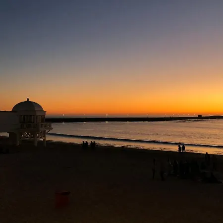 La Puerta Azul En El Corazon De Cadiz